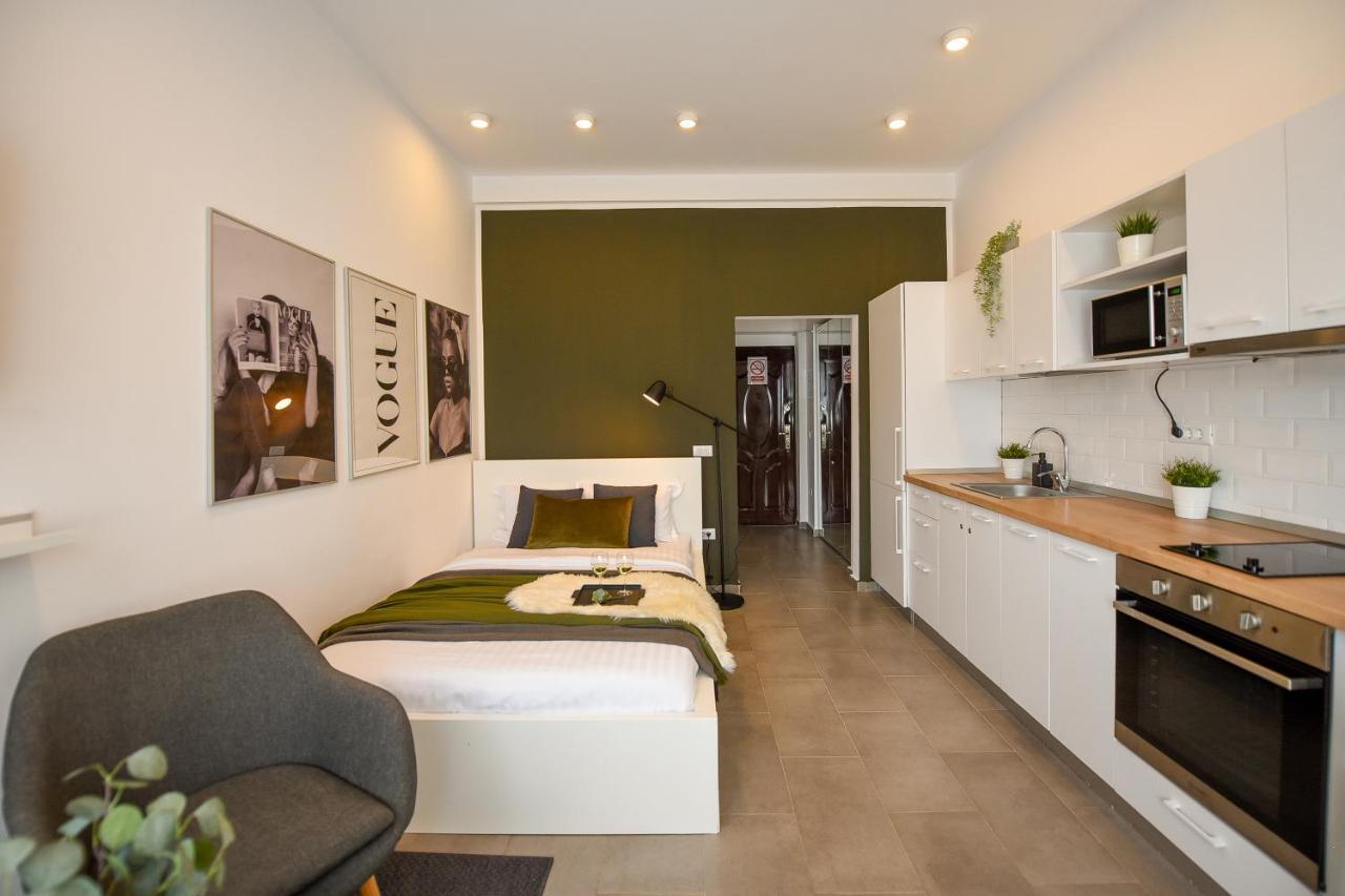 Classy Comfort - Chic Studio On Regina Elisabeta Bukares Bagian luar foto