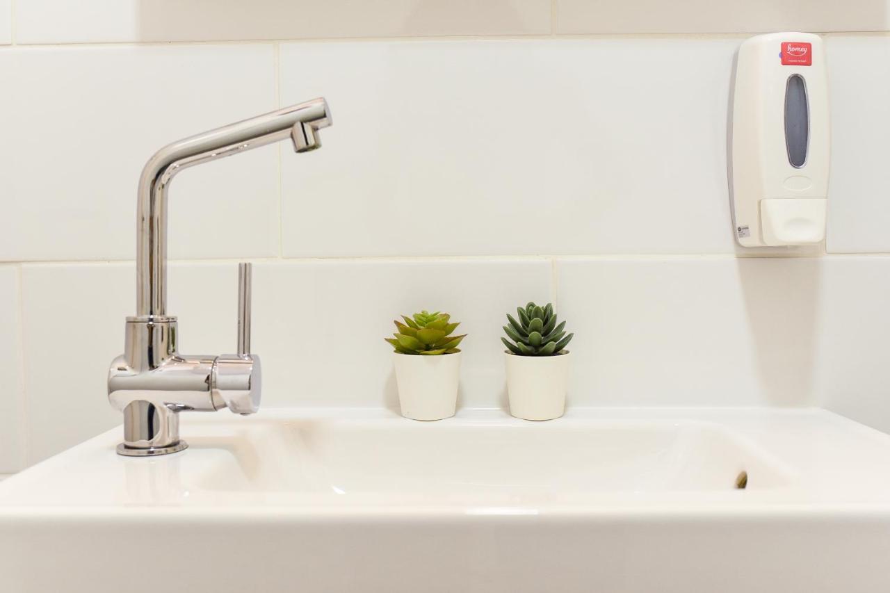 Classy Comfort - Chic Studio On Regina Elisabeta Bukares Bagian luar foto