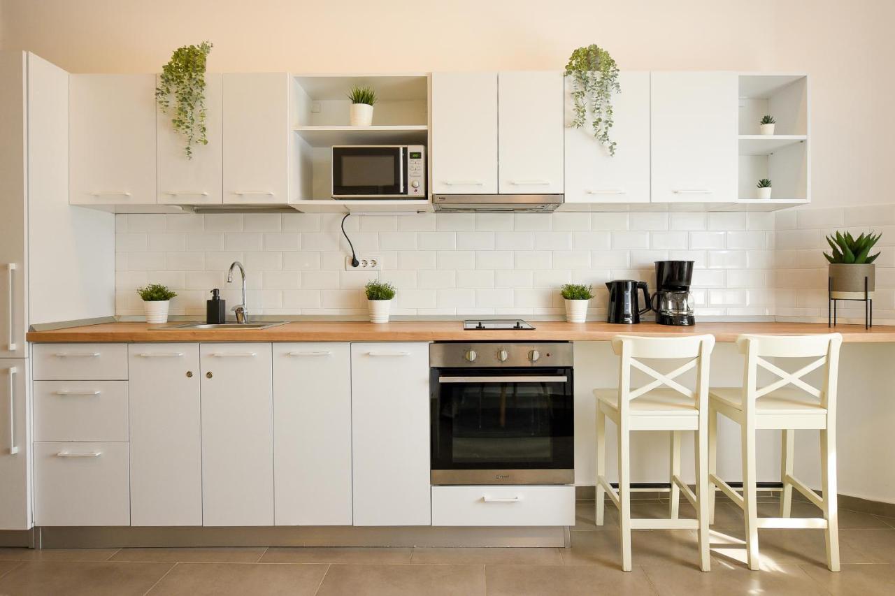 Classy Comfort - Chic Studio On Regina Elisabeta Bukares Bagian luar foto