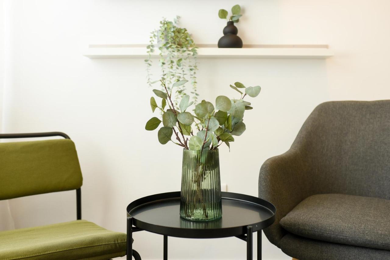 Classy Comfort - Chic Studio On Regina Elisabeta Bukares Bagian luar foto