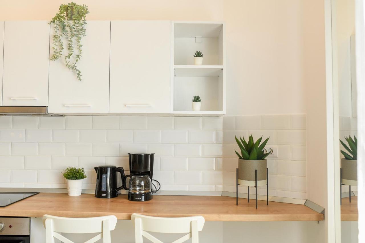 Classy Comfort - Chic Studio On Regina Elisabeta Bukares Bagian luar foto
